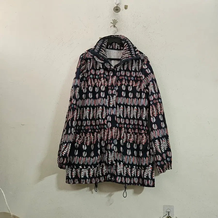 패턴 바람막이 점퍼
