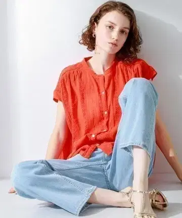 컨디션 최상 레드 서니 라벨 [WEB 한정판] 양류 도비 개더 블라우스