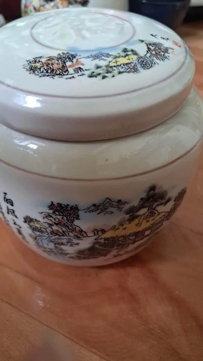 옛날 일제 감정기시대 도자기.소금단지.산수화.물레방아그림.
