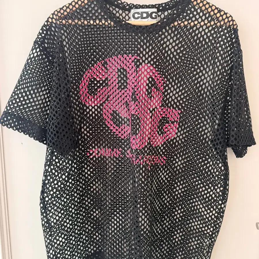 꼼데가르송(CDG) HOLE HALF SLEE 펀칭 홀 반팔