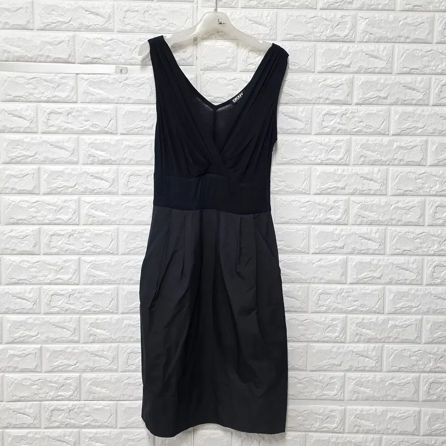 S DKNY 블랙 민소매 원피스 E808