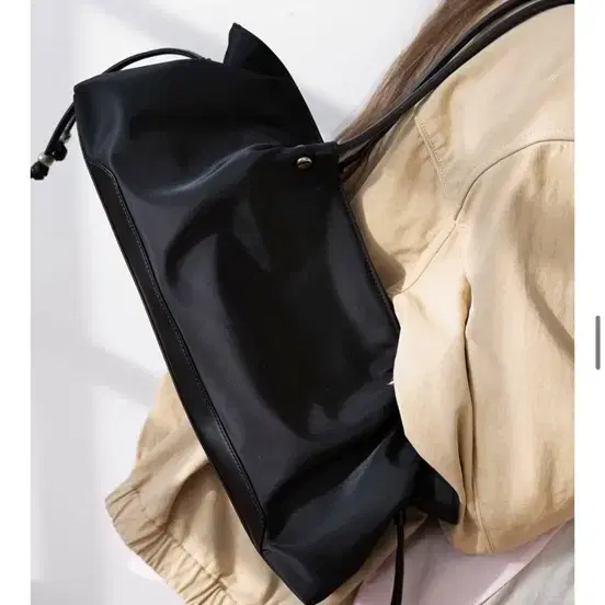 루에브르 미디움 숄더백