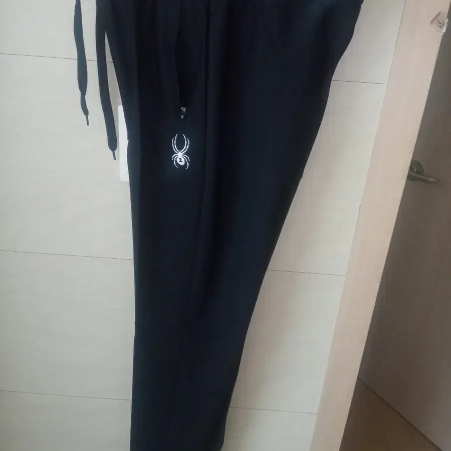 스파이더 춘추용 기능성 팬츠  M 새상품 블랙
