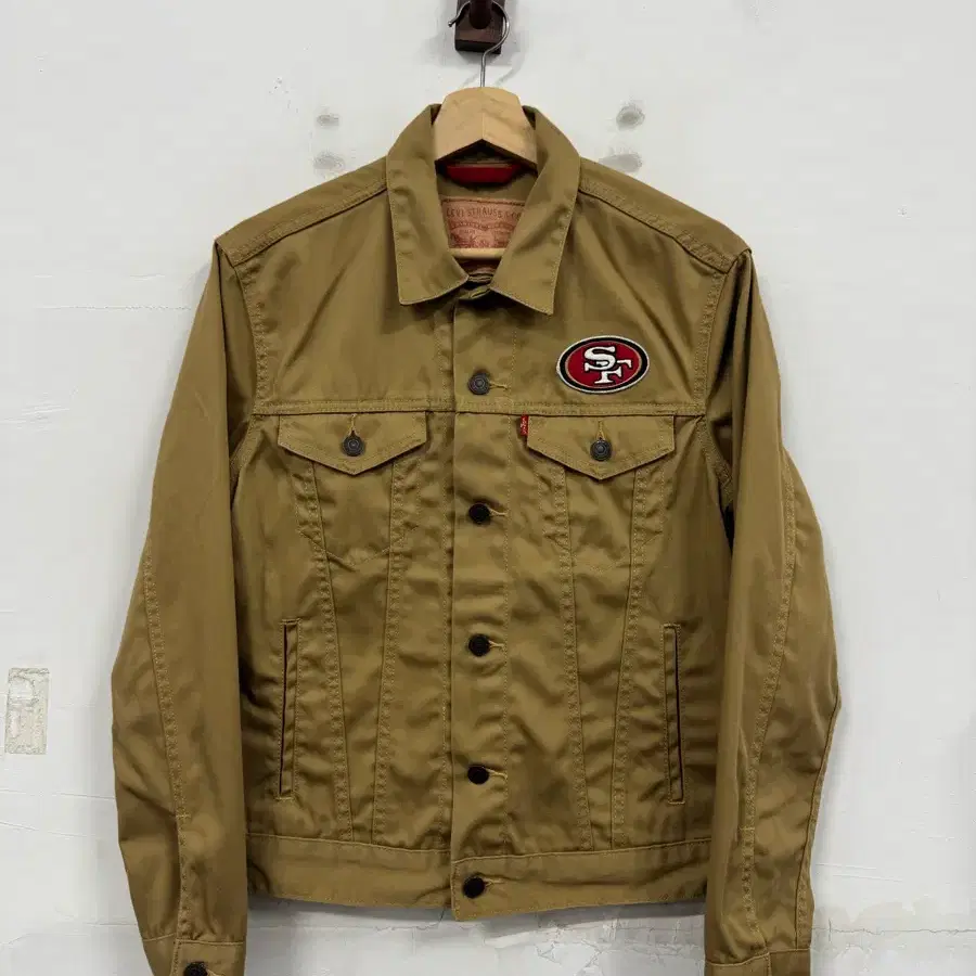 (90)리바이스 NFL 샌프라시스코 49ers 콜라보 트러커자켓