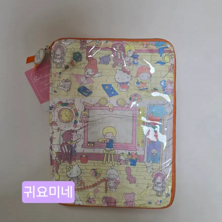 (정품)산리오 캐릭터즈 헬로키티 태블릿 파우치