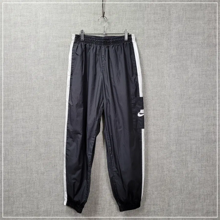 2639. 나이키 블랙 우븐조거팬츠 여성28