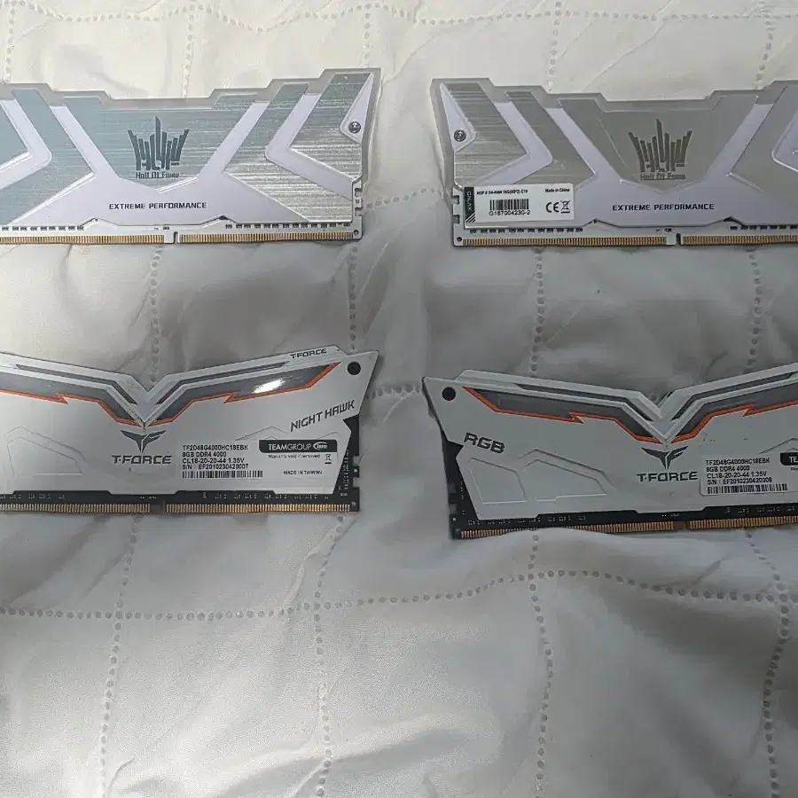 DDR4 4000 8gb 2개 16gb 튜닝램 팝니다