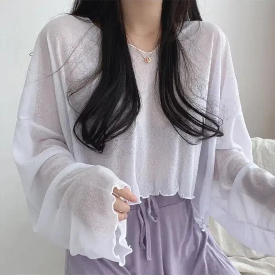 여리여리 크롭 시스루 티셔츠 오프숄더 겸용 (프리사이즈)