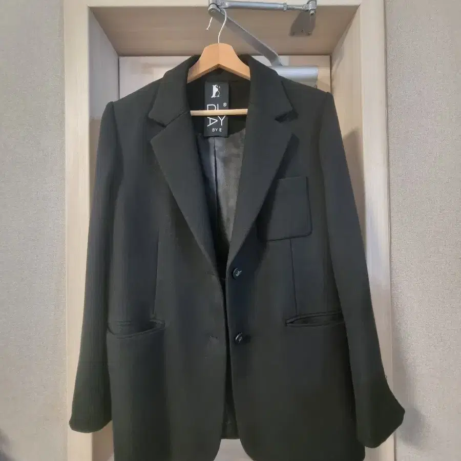 블랙 자켓