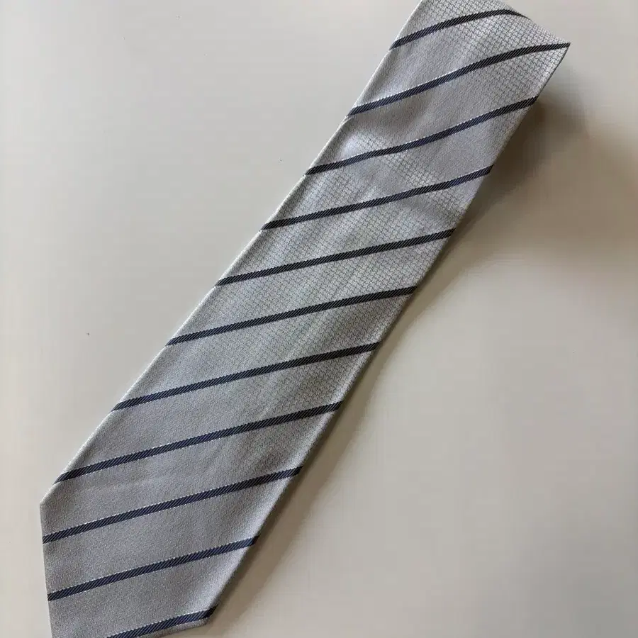 닥스(Daks) 실크 넥타이 9cm