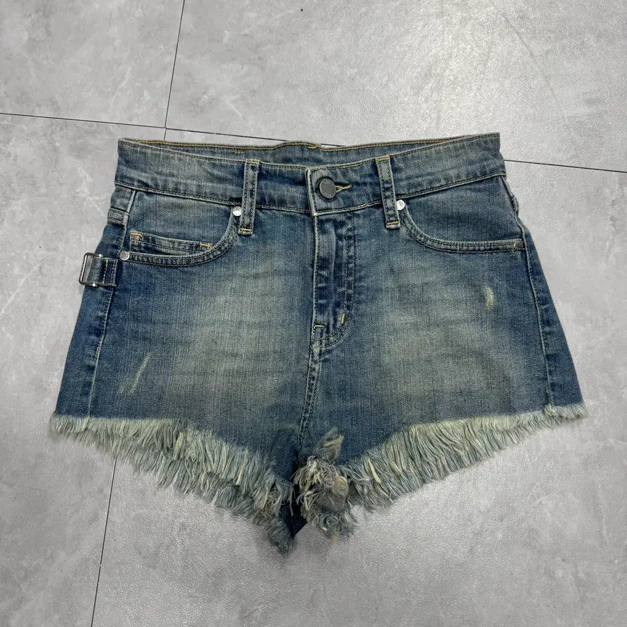 26 자딕앤볼테르 Zadig & Voltaire 데님 숏 팬츠