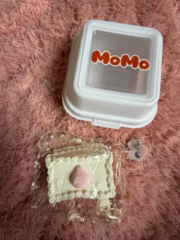 MoMo 스퀴즈 쇼트 케이크