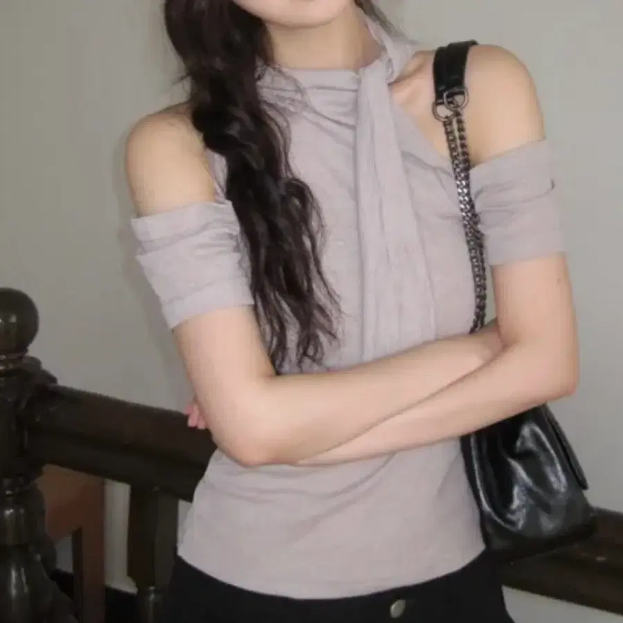 (오늘만 할인)옵텐소 린넨 스카프 컷아웃 탑 (베이지)