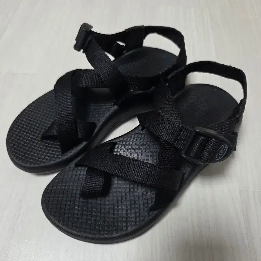 차코 샌들 블랙