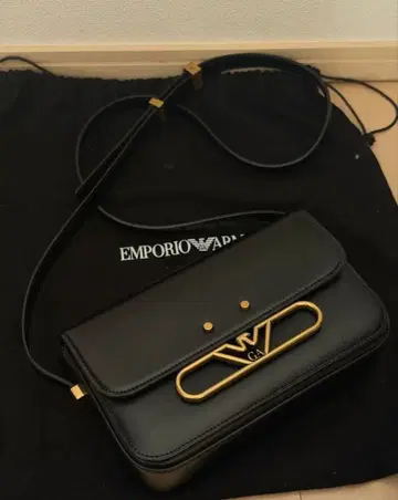 EMPORIO ARMANI 블랙 숄더백