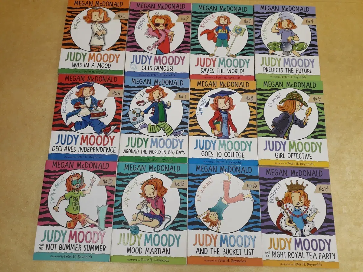 Candlewick Pr JuDY MOODY 시리즈총 12권 (1~14번 중 5.11번 없음)입니다.표지 사용감 조금, 본문 깨끗해서 마음에 드실거예요~