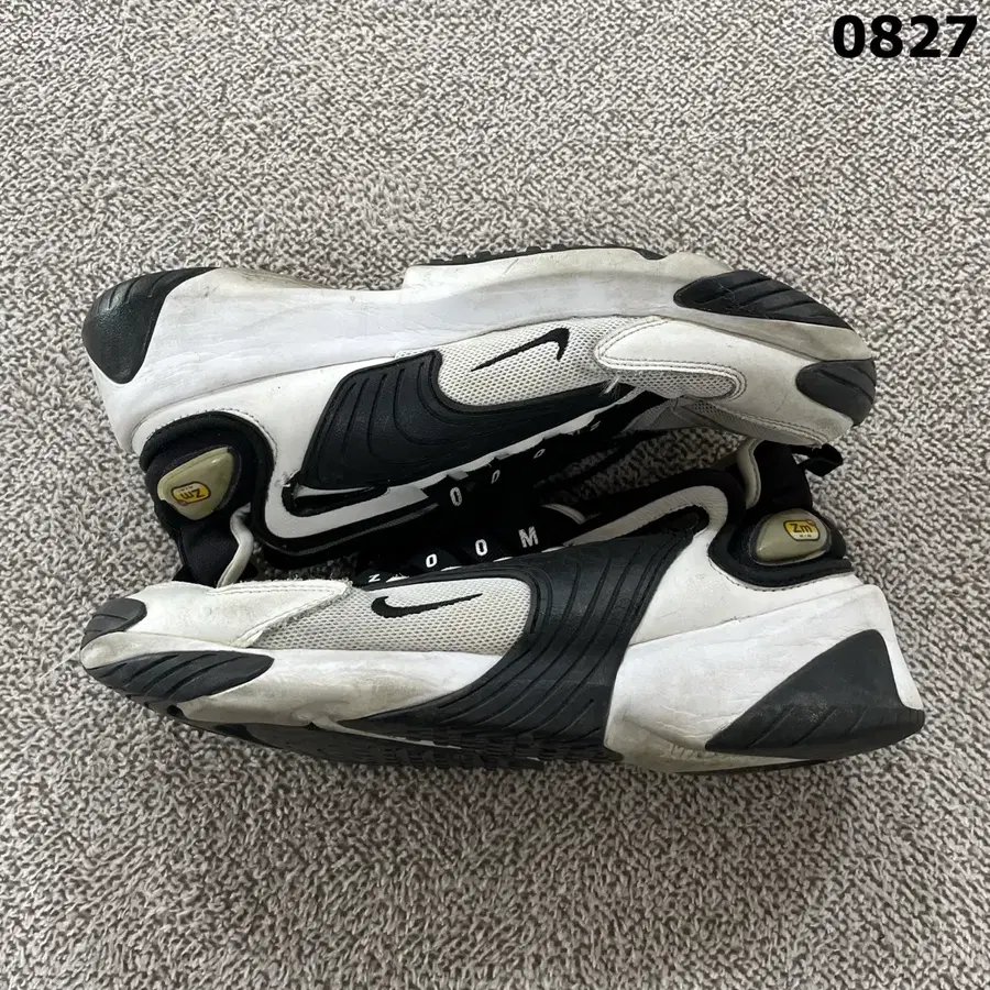 나이키 줌 2K 블랙 화이트 255