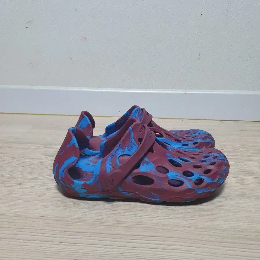 머렐 하이드로목 샌들 260