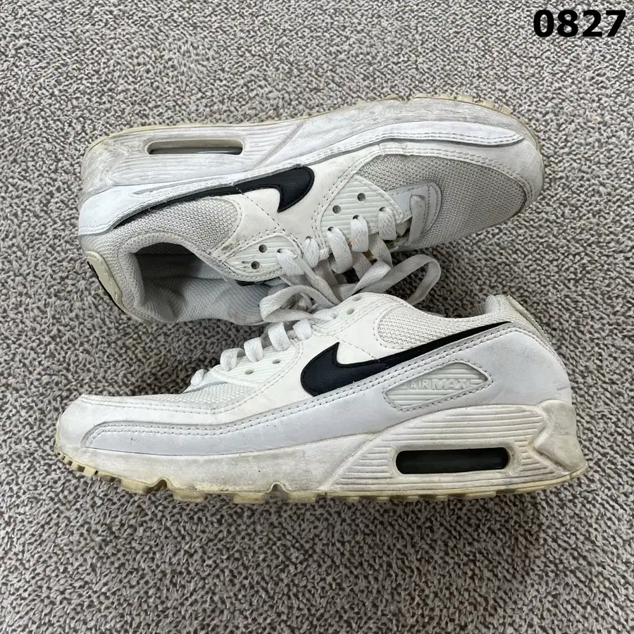 나이키 에어맥스 90 화이트 블랙 235