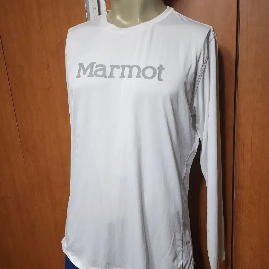 MARMOT마모트트레이닝긴팔105입니다