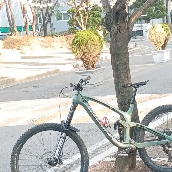 트렌지션 패트롤 카본 풀샥 mtb 팝니다.
