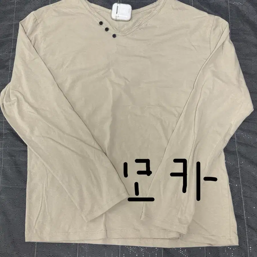 (새상품)긴팔 워싱 헨리넥 티셔츠 공용