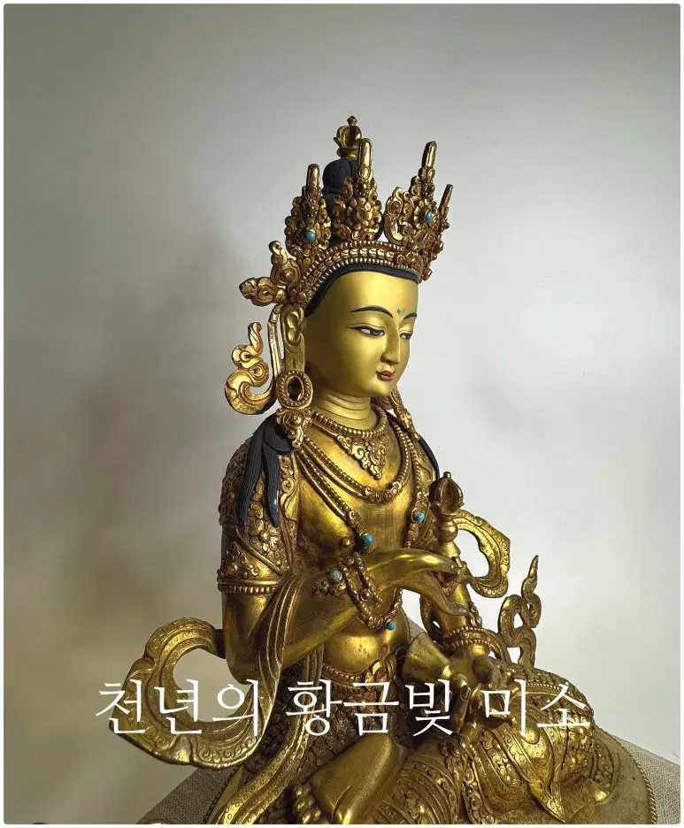 [불교 미술] 100년 전 티베트 기도를 머금은 황금빛, 금동 금강살타상 불상(33cm)