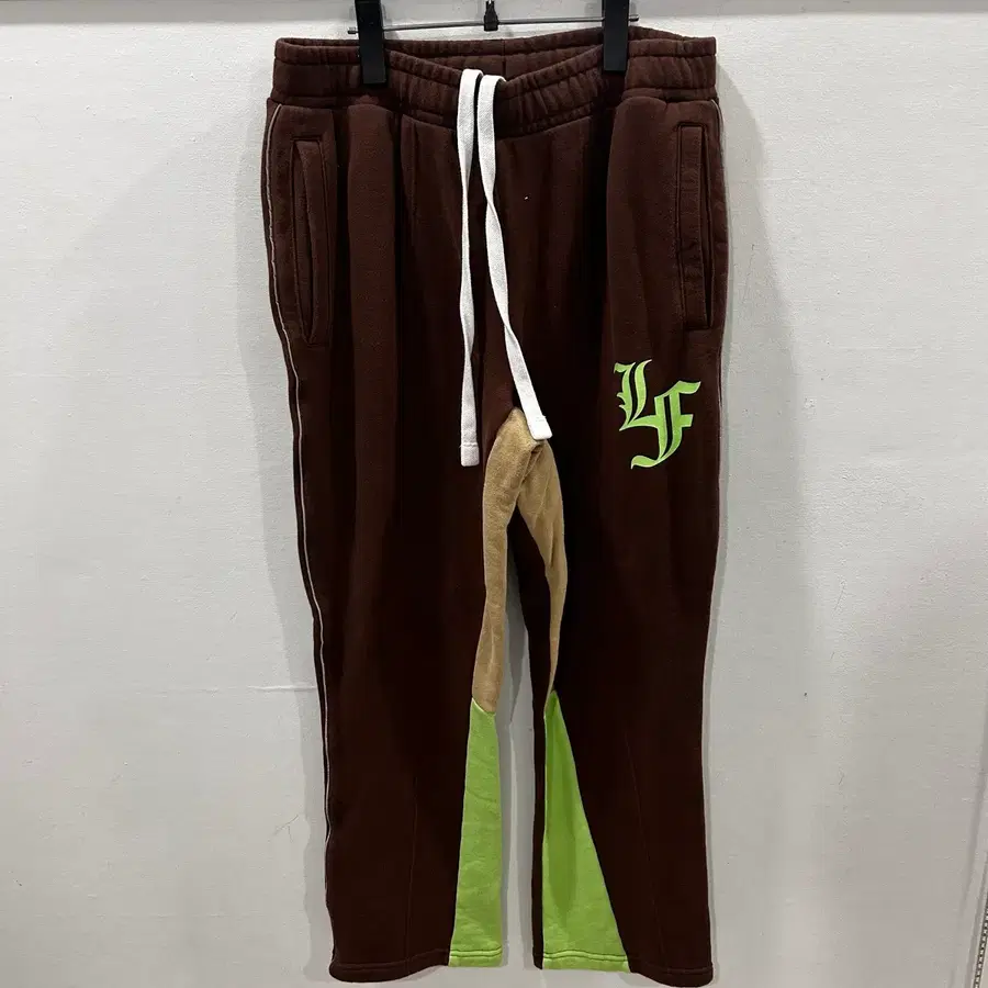 퓨마X라프랑스 라벨로 트레이닝팬츠