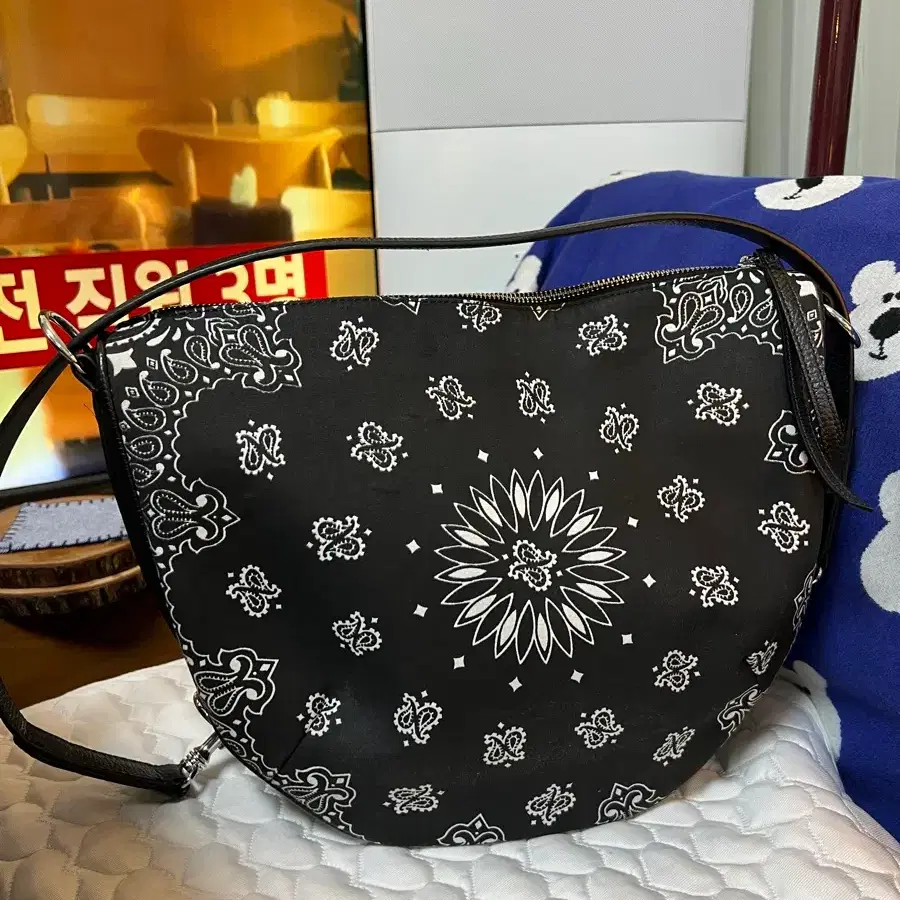 콜잇바이유어네임(문레더백)