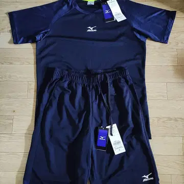 새상품 Mizuno 네이비 T셔츠 & 숏팬츠 M