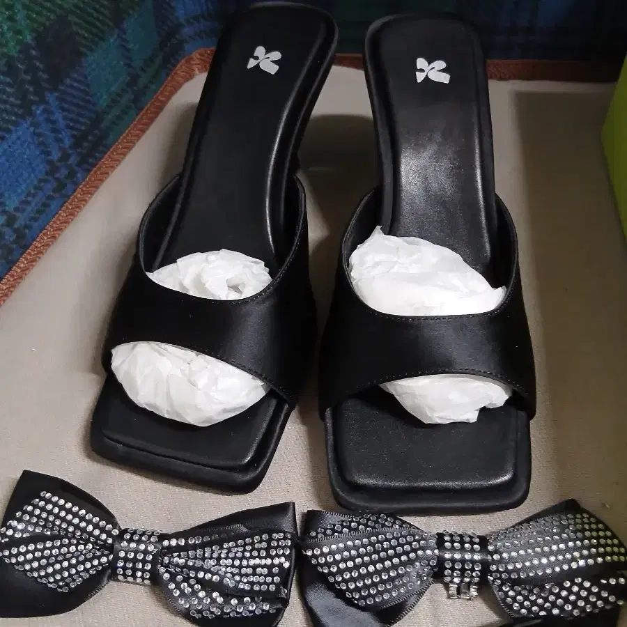 강자매 리본뮬 블랙 7cm