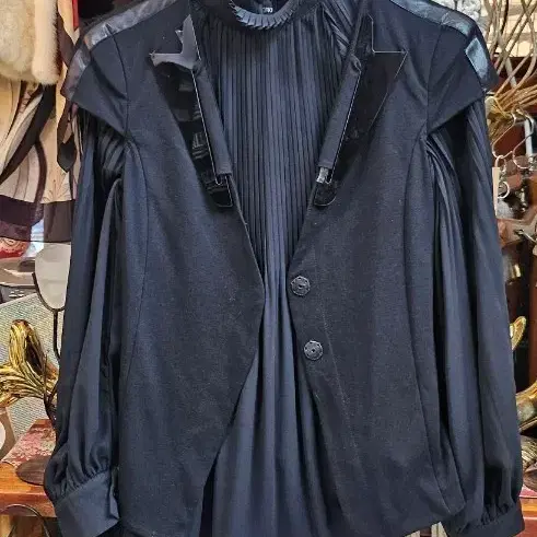 Emporio Armani)알마니 가죽댓베스트