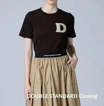 DSC D 로고 자수 플라이스 T셔츠