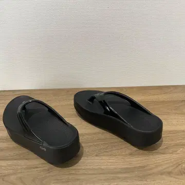 OOFOS 리커버리 샌들 OOmega