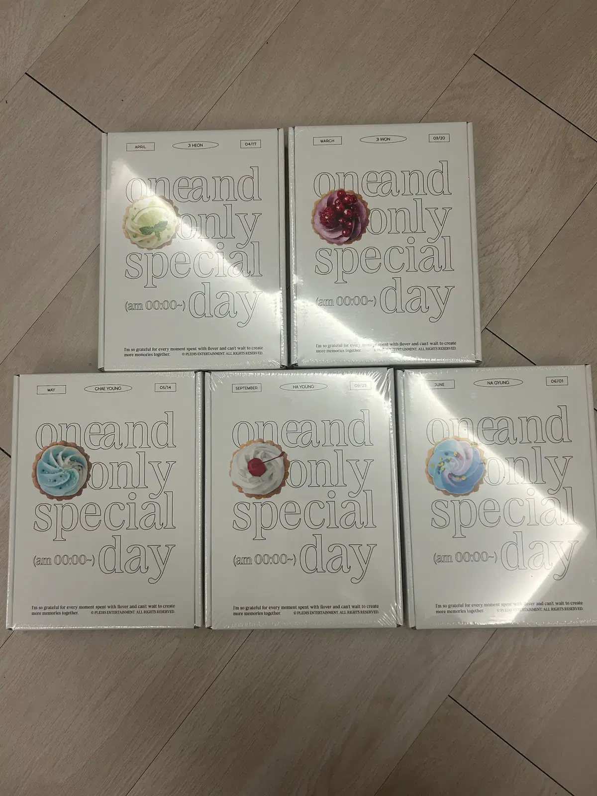 프로미스나인 현 5인맴버 생일박스 미개봉 판매합니다.