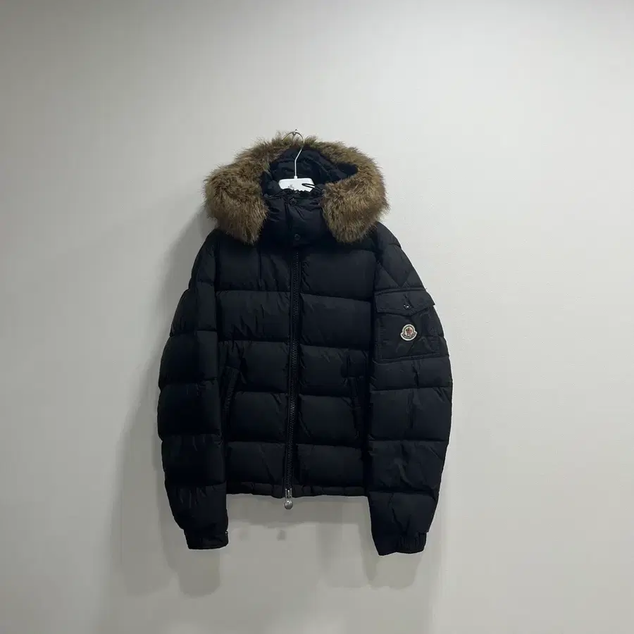 {0 Size} 몽클레어 마야프 패딩 블랙 23Fw