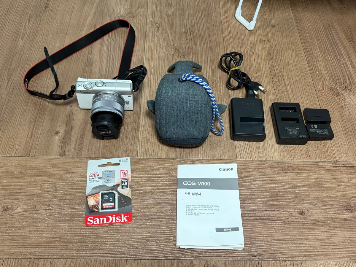 [풀구성/상태최상] 캐논 EOS M100 미러리스 카메라 (15-45mm 렌즈/풀셋) 쿨거래시 400,000