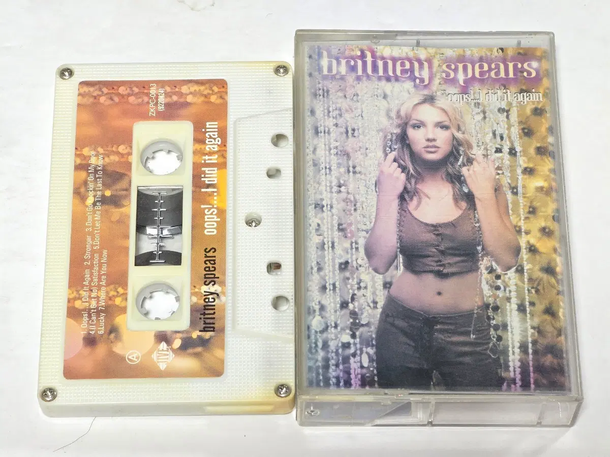 브리트니 스피어스 Oops!...I Did It Again 카세트 테이프