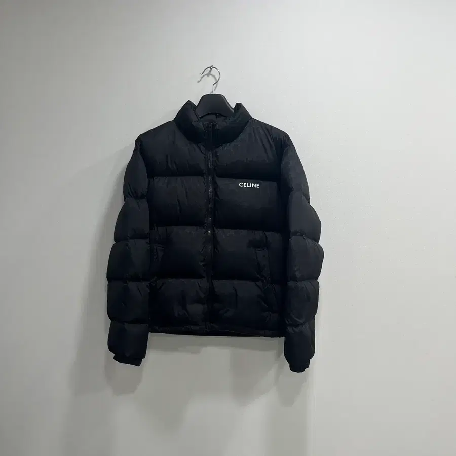 {48 Size} 셀린느 트리옹프 패딩 블랙