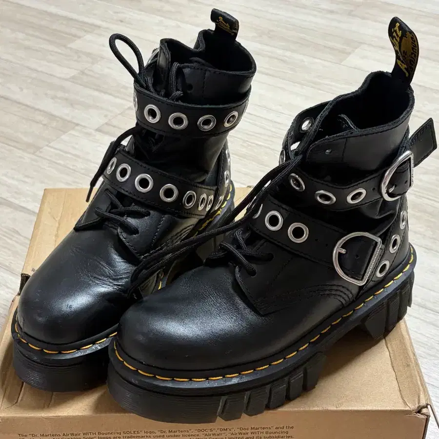 Dr. Martens 닥터마틴 오드릭 하드웨어 플랫폼 부츠