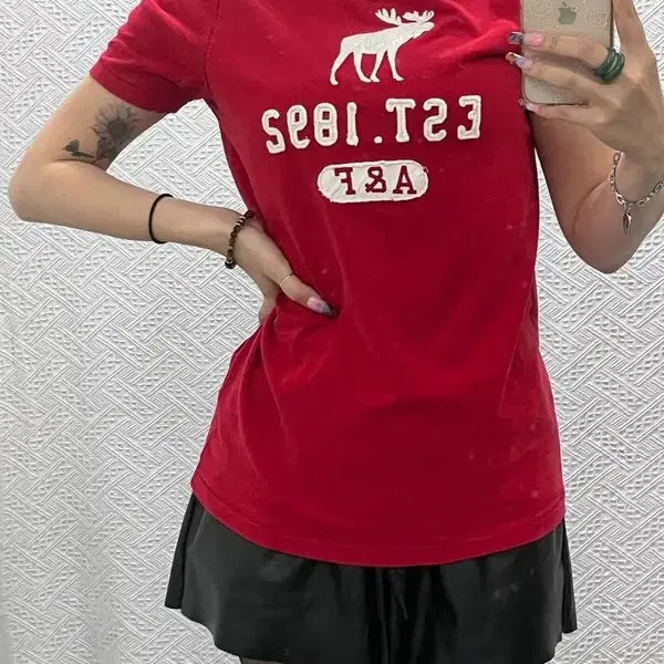아베크롬비 Y2K 레트로 딥레드 슬림핏 반팔티 S C14257