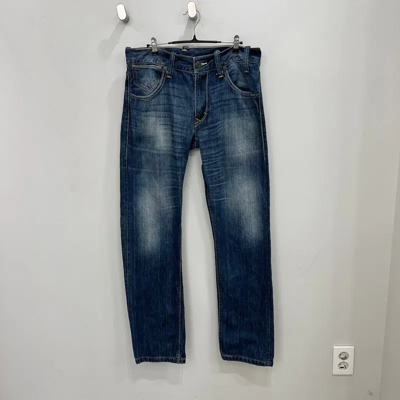 리바이스 504 워싱 데님팬츠 r4527