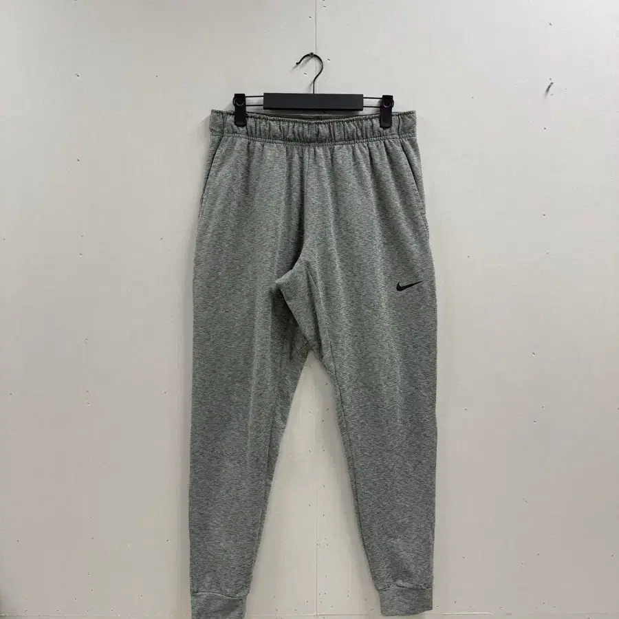 남성 85 L / 나이키 하이퍼 드라이핏 조거팬츠 카키그레이톤