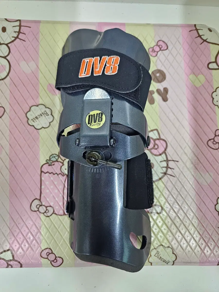 [중고 볼링아대] DV8 레브콘 맘모스 블랙 L 라지 고정형 아대 오른손용 손목보호대