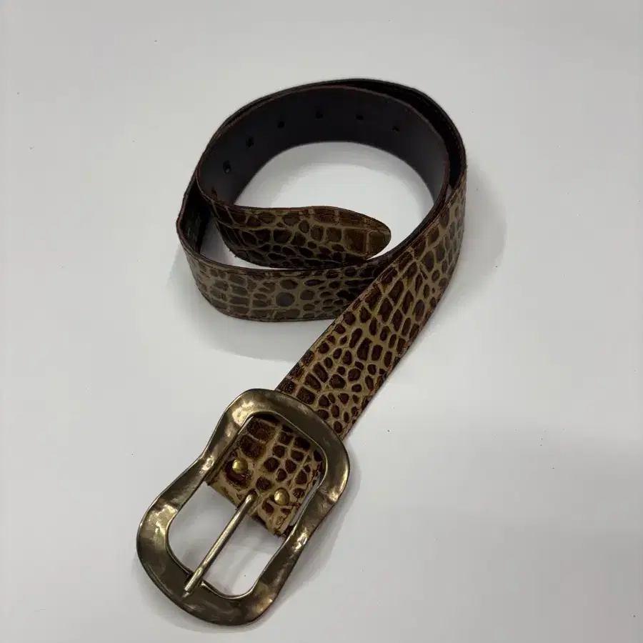 MORGAN 빈티지 크로커다일 패턴 벨트