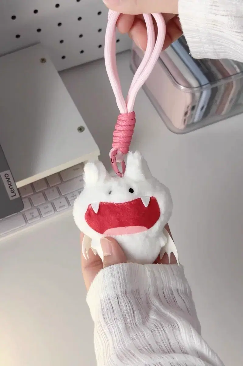 화이트 박쥐 인형
