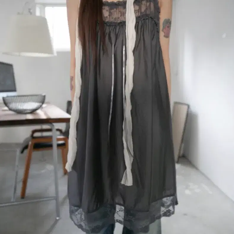 오무수히 lace ribbon sleeveless ops