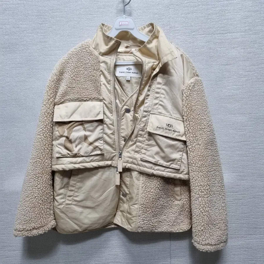 b032 어그 UGG플리스 조끼 자켓 세트