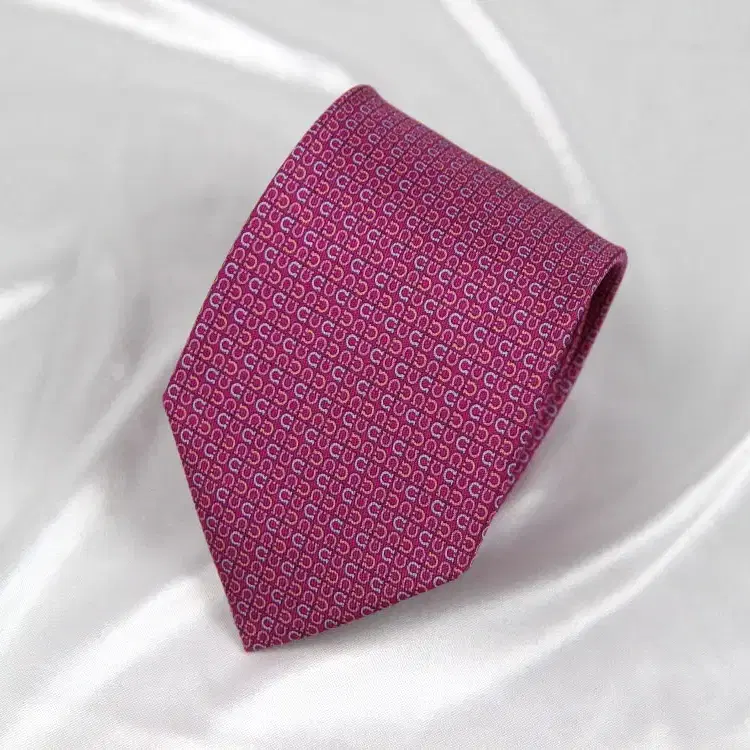 페라가모 8cm A-등급 신형 간치니 남자 명품넥타이