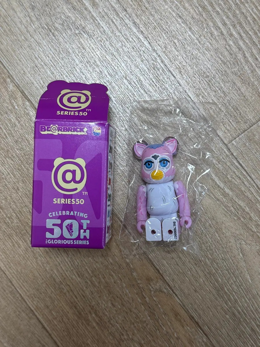 베어브릭 50탄 아티스트 furby(미개봉)